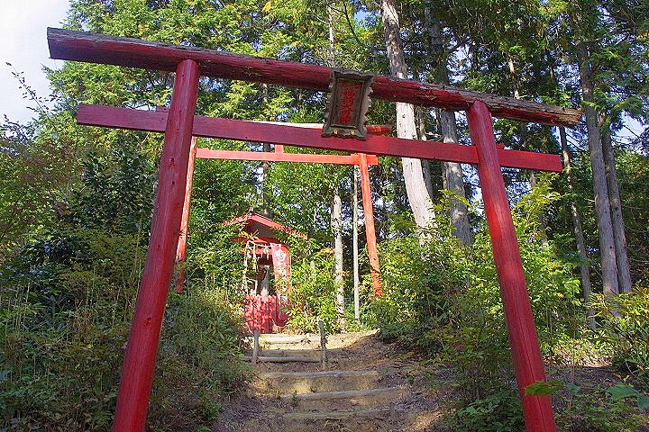 Yakushi-inari Shrine Yakushi-inari Shrine